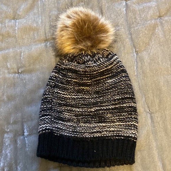 Lulus Cozy Black hat - Picture 3 of 3